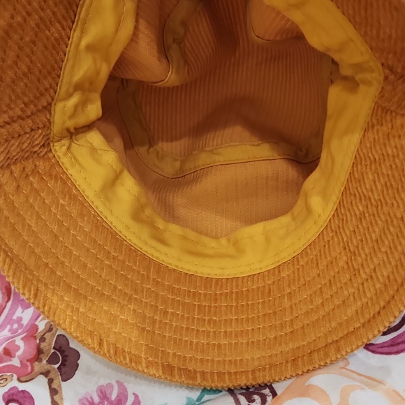 Bucket hat - Picture 2 of 2